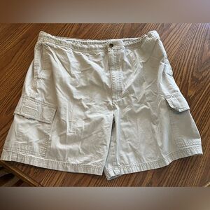 Men’s Khaki Cargo Shorts